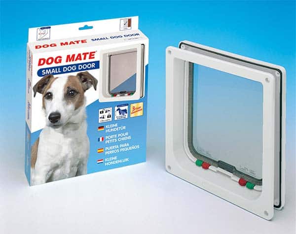 Microchip dog outlet flap